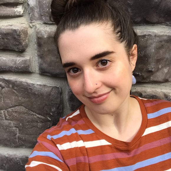 Meet your Posher, Melissa - Picture 2 of 3